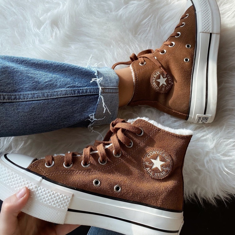 ISO Converse Cozy Club Chuck Taylor Platforms in Brown!
